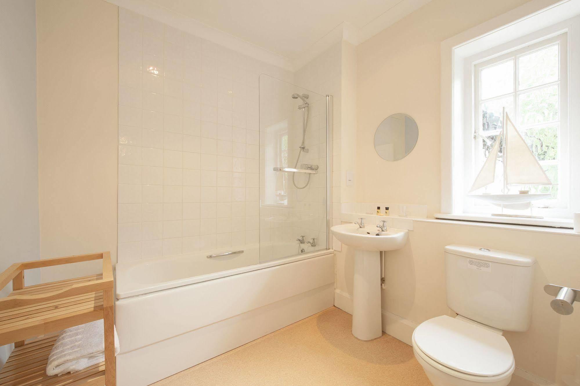 Bed and Breakfast The Fishbourne Fishbourne  Exterior foto